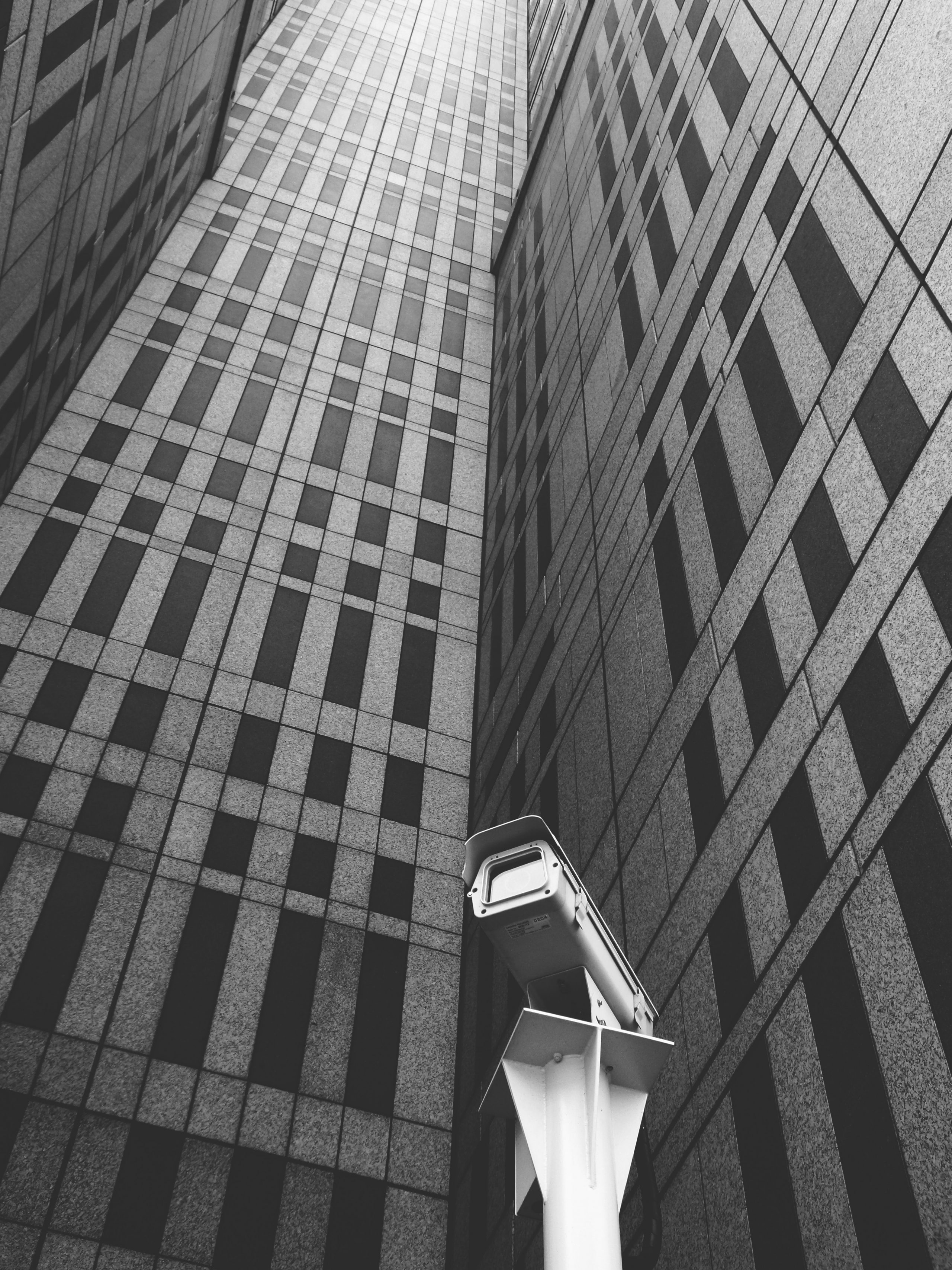 Spurring the development and distribution of next generation technology in the private and public sectors